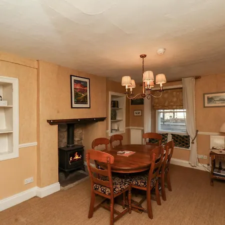 Sixpence בית נופש *