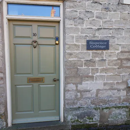 Sixpence פיקרינג